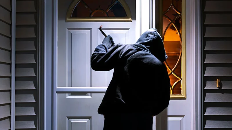 Cambriolage : sécuriser une porte d'entrée